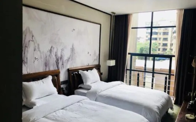 Yufeng Jade Hotel (Jianjiang Avenue Branch, Duyun City)