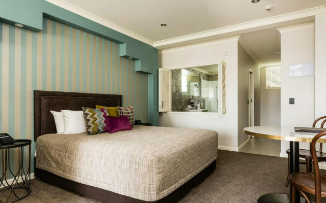 Pebble Beach Motor Inn – Guest Rooms – Napier