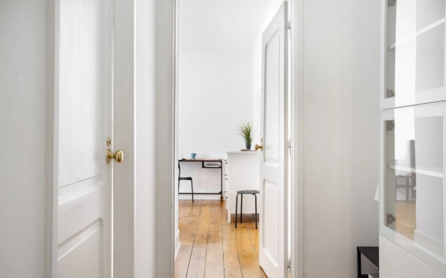 ALTIDO Stunning 4BR Apt w/terrace&seaview in Alfama