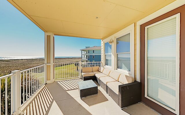Pointe West #203 - 3 Br Condo