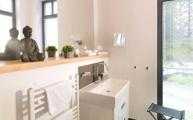 Waterview Cloud - a16737