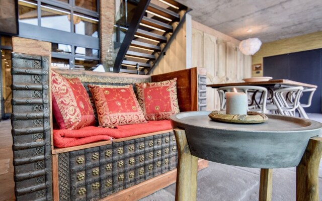 NEW 3BD Luxury Villa on the Geneva Lake