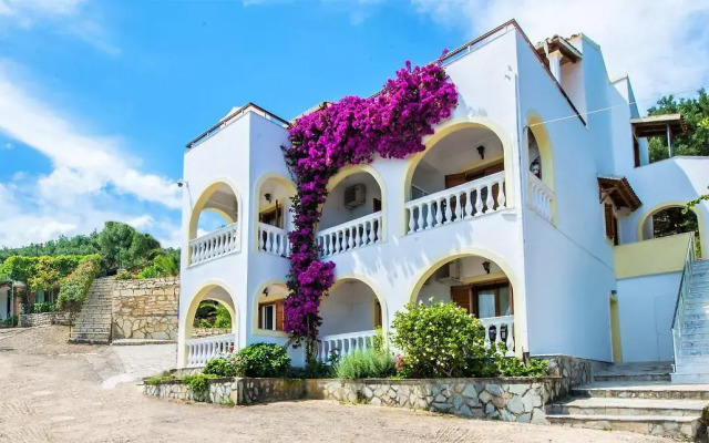 Dionysos Apartments