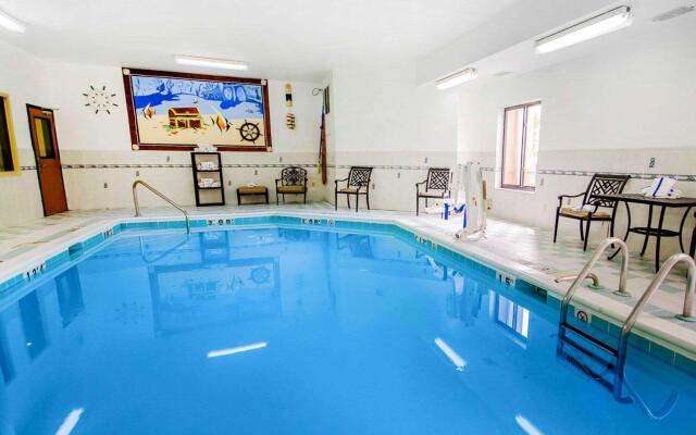 Comfort Inn & Suites