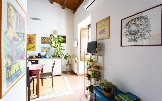 Anna's Home in Historical Center