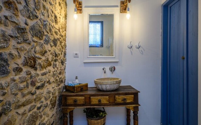 The Aegean blue country house Old Milos