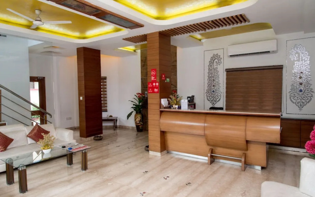 OYO 10323 Hotel Gorbandh