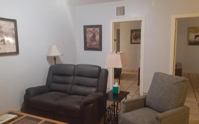 Stagecoach Suites