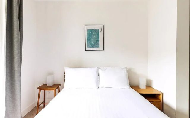 Modern 2-bed Flat With Terraces in Leyton