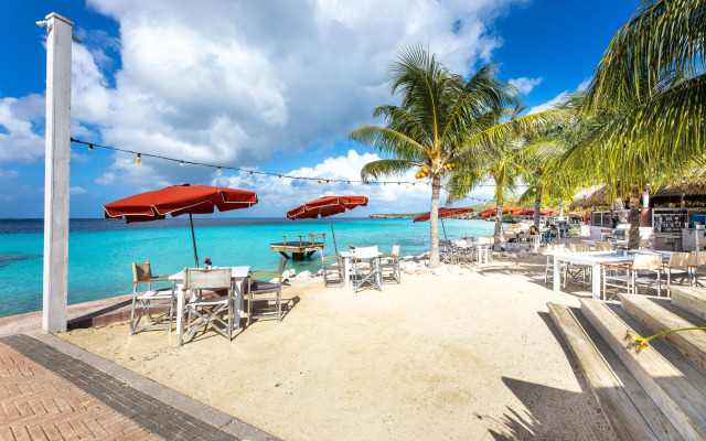 Coral Estate Luxury Resort