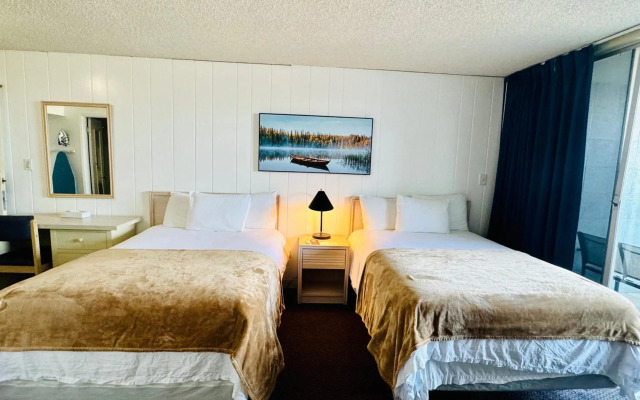 Foghorn Harbor Inn