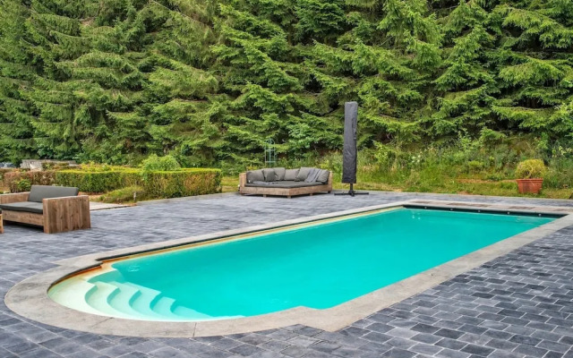 Majestic Villa With Pool and Sauna