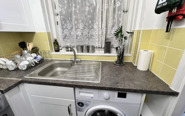Impeccable 1-bed Apartment in London