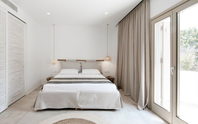Arco Solium Suites Milos