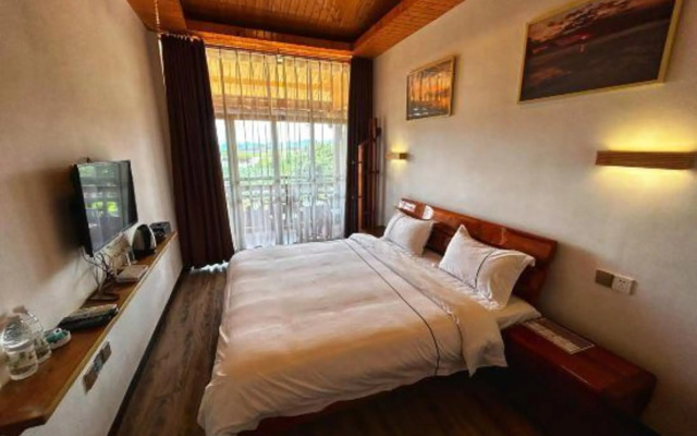 Awu Chain Inn (Puzhehei Heyun)