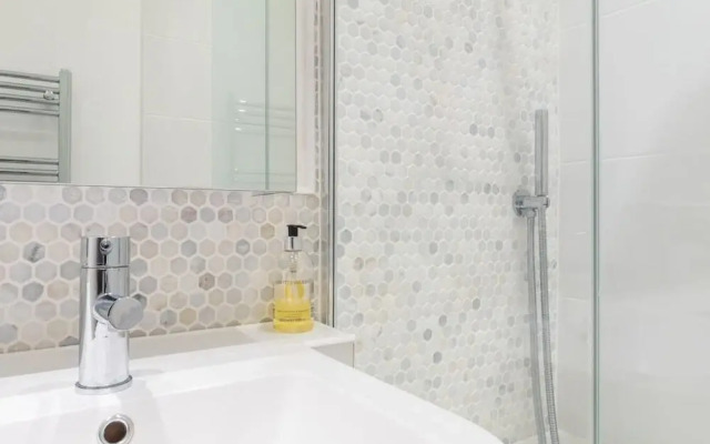 Modern stylish and luxurious 1 bed flat