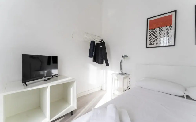 Via Annibale Caccavello 10 Primo Piano(No Front Desk Please Contact The Property 5 Days In Advance)