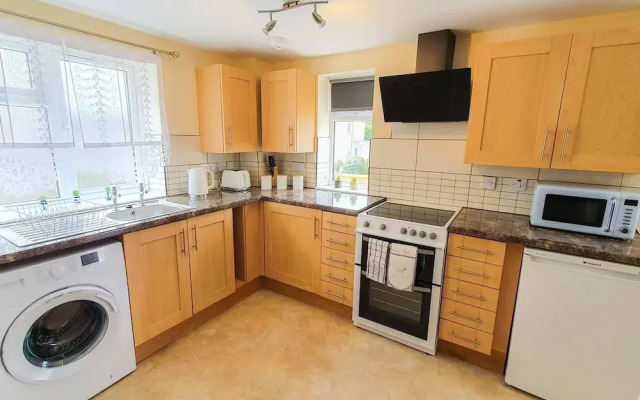 Captivating 1-bed Apartment in Stroud