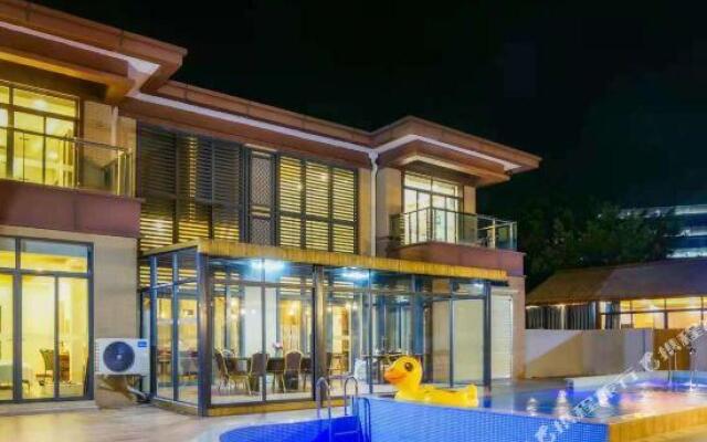 Yishan Lanwan Holiday Apartment (Hailing Island Poly Shili Yintan)