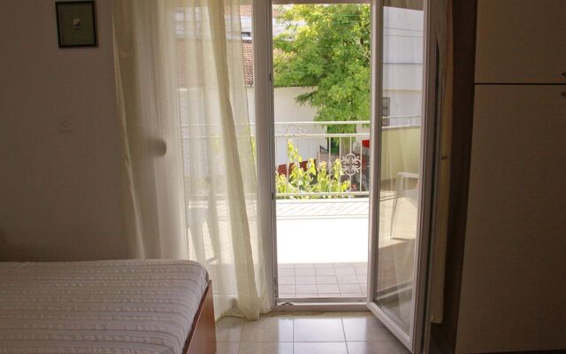 Apartments and Rooms Denis