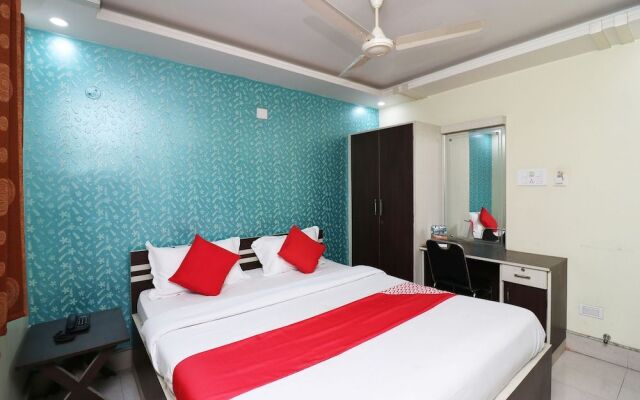 OYO 30163 Hotel Taj Palace
