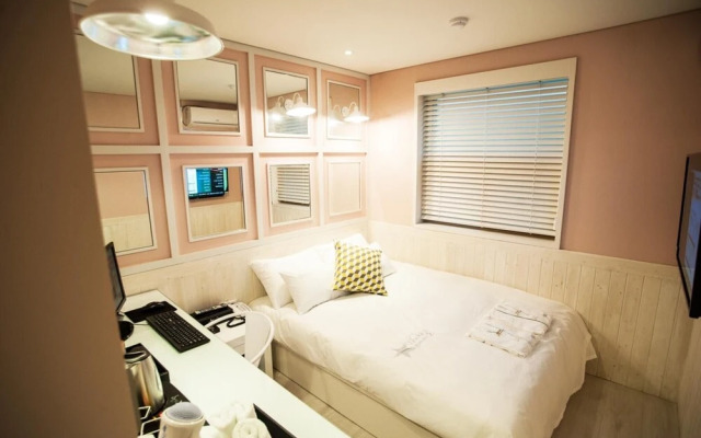 Suwon Station The Byeol