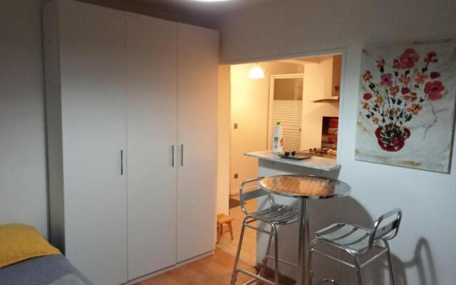 Studio charmant tout équipé