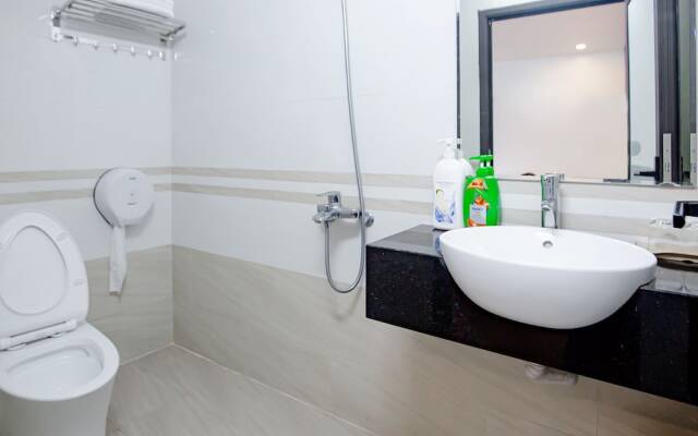 Phuong Nam Hotel Aeon Mall Long Bien