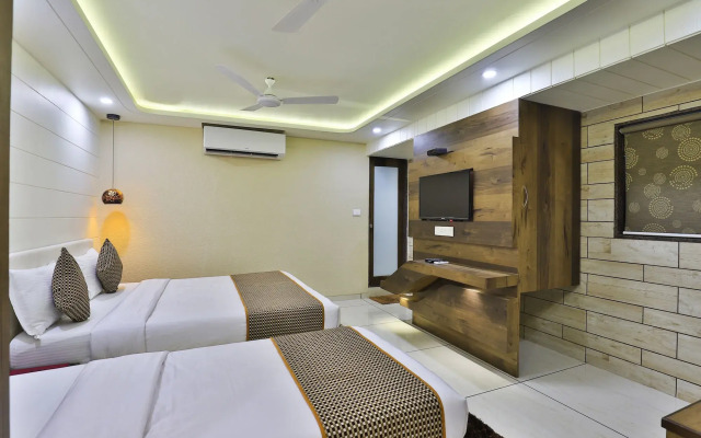 OYO 15453 Hotel Pearl