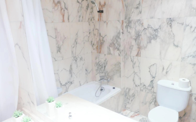 Apartamento luminoso, funcional y amplio en zona hospitalaria