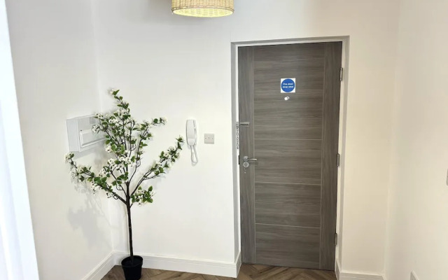 Birmingham City 2 Bedroom Apartment - Free Parking