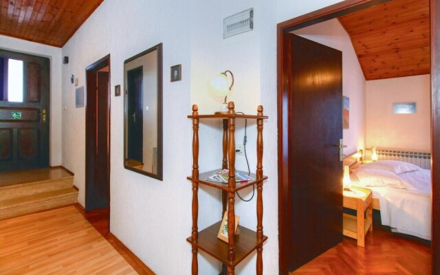 Stunning Apartment in Umag With 2 Bedrooms