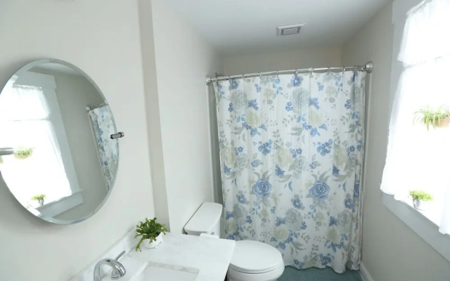 Division Street Suite