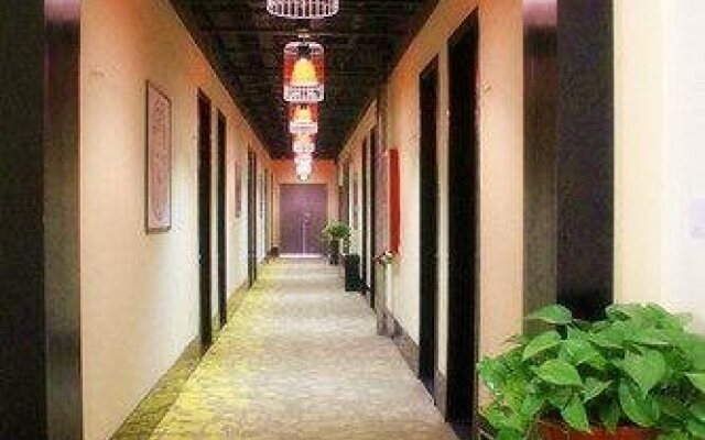 Lushida Huangcheng Inn