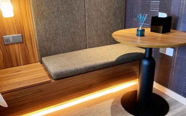 HomeinnsPlus Hotel（Shanghai Pudong International Airport East Station Branch)