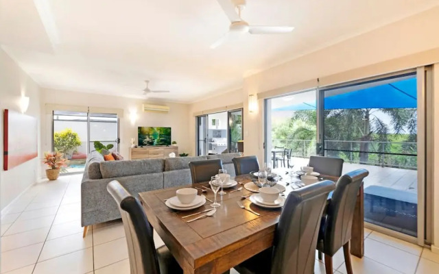 Zen Saltwater Retreat Balcony Pool Seaview
