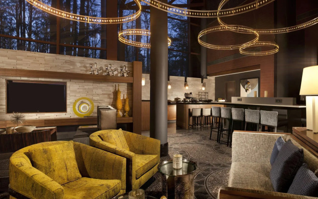 Crowne Plaza Atlanta Perimeter at Ravinia by IHG