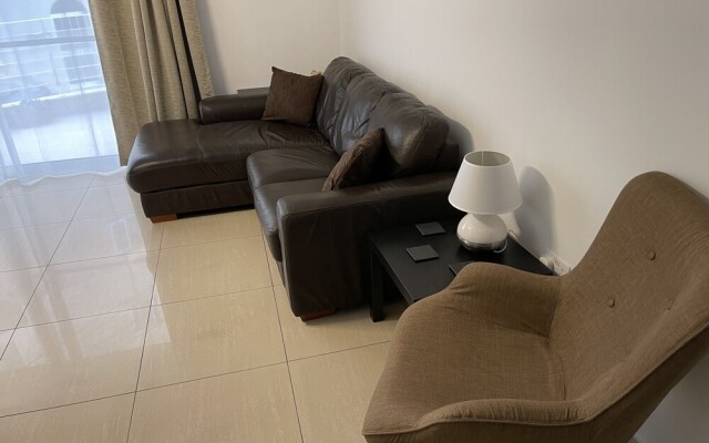 Spinola Bay 3-double Bed Near Beach Prime Location