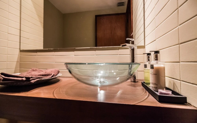 DAHome - Collector's Luxurious Apartment