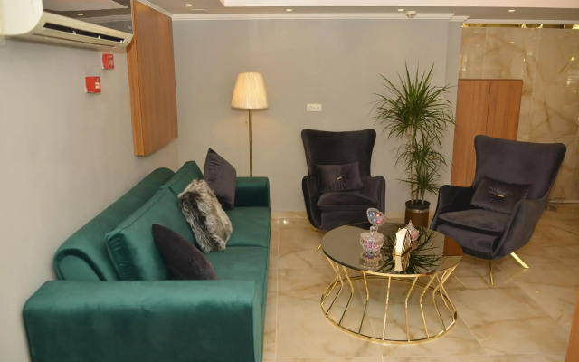 Pure Diamond Hotel