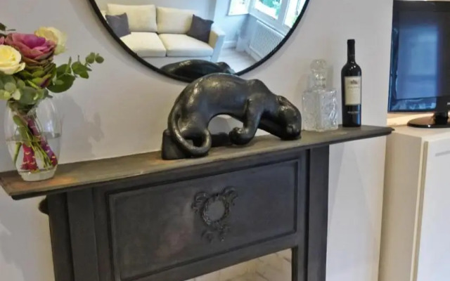 Sparkling Apartment in Kensington Olympia