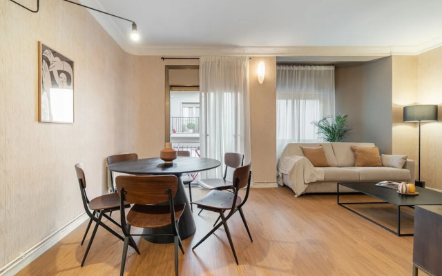 Rafael Apartment by Olala Homes