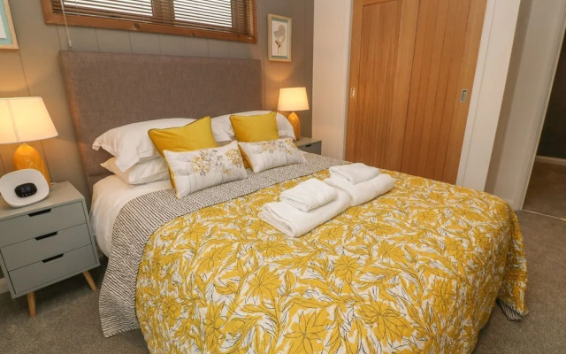 12 Meadow Retreat