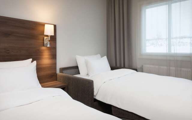 Park Inn by Radisson Oslo Airport Hotel West