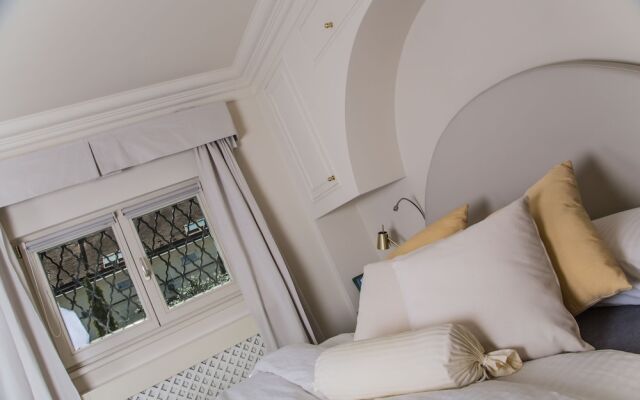 President Boutique Apartment