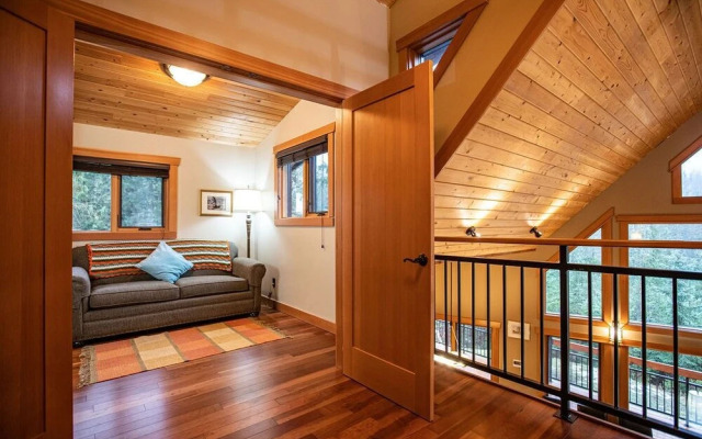 Begbie Snug by Revelstoke Vacations