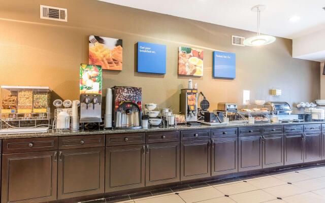 Comfort Inn & Suites Crystal Inn Sportsplex