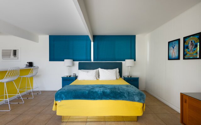 Monkey Tree Hotel 11