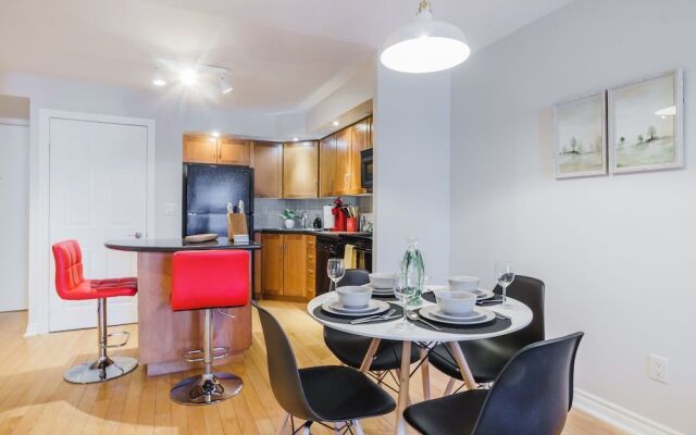 AOC Suites - Heart of Downtown  Condo