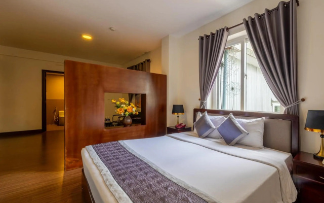 Hue Crown Boutique Hotel